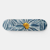 Große blau-gelbe Blumen Nahtloses Muster Skateboard (Horizontal)