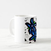 Große blaues Schwarz-Blumen Kaffeetasse (Vorderseite Links)