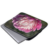 Große Blume aus rosafarbenem Pinien am Frühlingsta Laptopschutzhülle (Vorne Knopf)