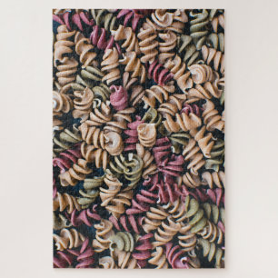 Grosse bunte Fusilli Pasta Puzzle