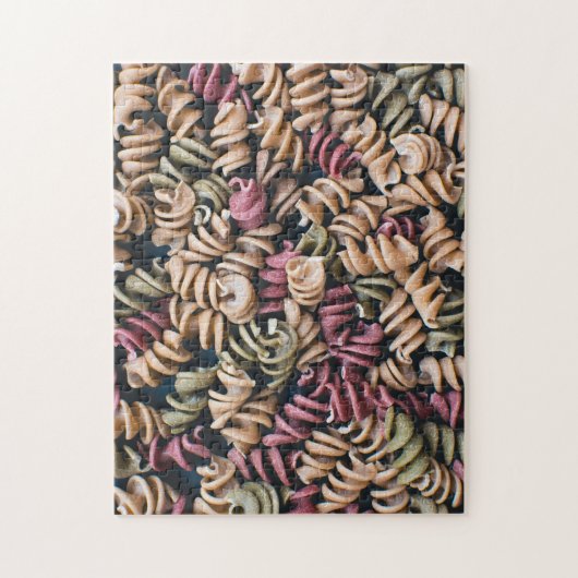 Grosse bunte Fusilli Pasta Puzzle (Vertikal)