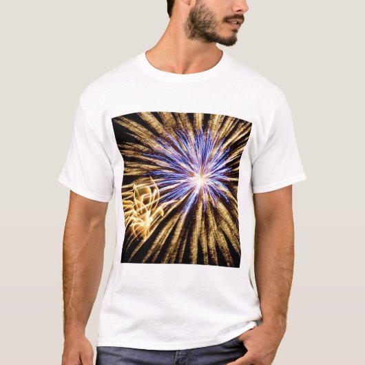 Größe der Anzeige von Fireworks T-Shirt (Vorderseite)