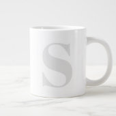 Große, einfache Monogramm jedes anfänglich leicht  Jumbo-Tasse (Rechts)