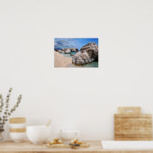 Große Felsen am Strand von Cala Mariolu auf Sardin Poster (Küche)