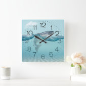 Große Fische in der Uhr der Wasserwand (Zuhause)