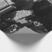 Große Gebäude und Wolkenkratzer mit Schatten Geschenkpapier (Ecke)