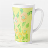 Große gelbe, geblümte latte Tasse (Rechts)