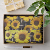 Große gelbe Sonnenblume und industrielles Gitter Seidenpapier (Geschenk)