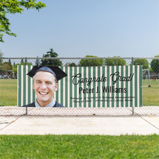 Große Glückwünsche Abschluss Grüne Linien Männer B Banner (InSitu)