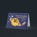 Große Grandson 10. Geburtstagsplaneten, Weltraum Karte<br><div class="desc">10 zu drehen ist aus dieser Welt,  besonders wenn es Ihr Urenkel ist! Raketenschiff,  Planeten und Sterne füllen die Vorderseite der Karte mit der Nachricht,  wie Sie zählen auf zu sagen Happy Birthday!</div>