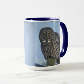 Große graue Eule und Schneefresser Tasse (VorderseiteRechts)