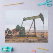 Große grüne Pumpjack auf dem Ölfeld Seidenpapier (Basteln)
