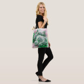 Große grüne und goldene Rosen Tasche (Am Model)