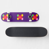 GROSSE HELLE KUNSTDOTS SPOTEN AUF TIEFEN LILA SKATEBOARD (Horizontal)