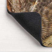 Große Horned Owl im Douglas Fir Mousepad (Ecke)