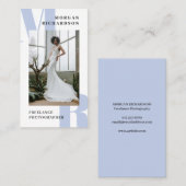 Große Initialen Hellblaue Typografie Fotograf Visitenkarte (Vorne/Hinten)