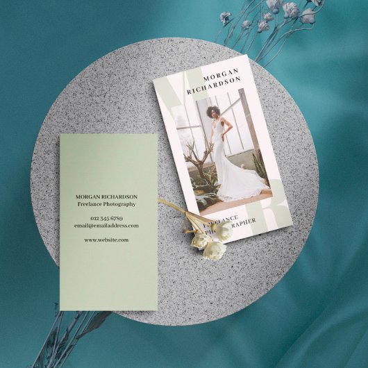 Große Initialen zeigen grünes Typograf Visitenkarte