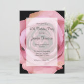 Große, kühne Lila FrühlingsRose Geburtstag Einladung (Stehend Vorderseite)