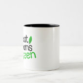 große Menschen grün Zweifarbige Tasse (Mittel)