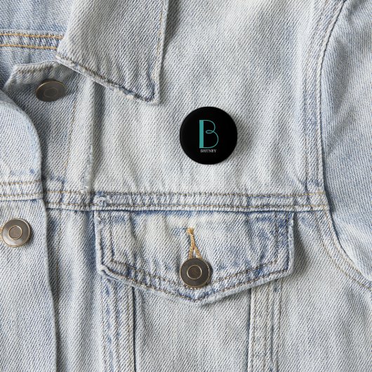 Große Monogramm und Name, Aquamarin/weiß, schwarz Button (Beispiel)