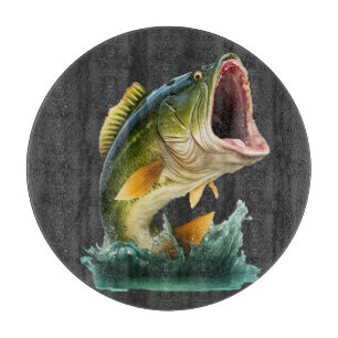 Große Mouth Bass explodiert aus dem Wasser Schneidebrett
