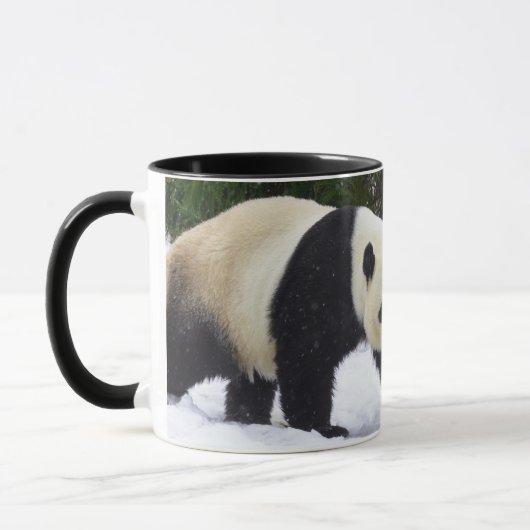 Große Pandas Smithsonian | im Schnee Tasse (Links)