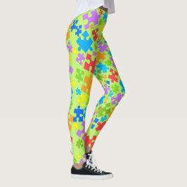 Große Pastelfarbe Autismus Puzzleteile auf GRÜNEN Leggings