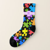 Große pastellfarbene Autismus Puzzleteile auf dem  Socken (Links - Außen)