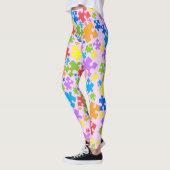 Große pastellfarbene Autismus Puzzleteile auf PINK Leggings (Links)