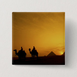 Große Pyramiden von Giza, Ägypten bei Sonnenunterg Button