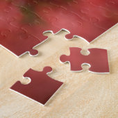 Große Pyrenäen im Feld der roten Blume Puzzle (Seite)