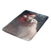 Große Pyrenäen mit dem Weihnachtsmann Weihnachten Badematte (Schrägansicht)