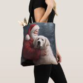 Große Pyrenäen mit dem Weihnachtsmann Weihnachten Tasche (Von Nahem)