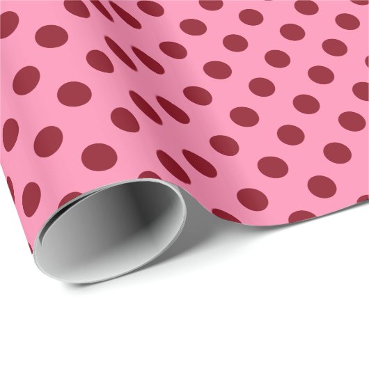 Große Retro Punkte - Burgunder auf Rosa Geschenkpapier (Rolleneckpunkt)