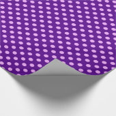 Große Retro-Punkte - Orchid auf lila Geschenkpapier (Ecke)
