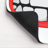 Große rote Lippen mit Zangen Mousepad (Ecke)