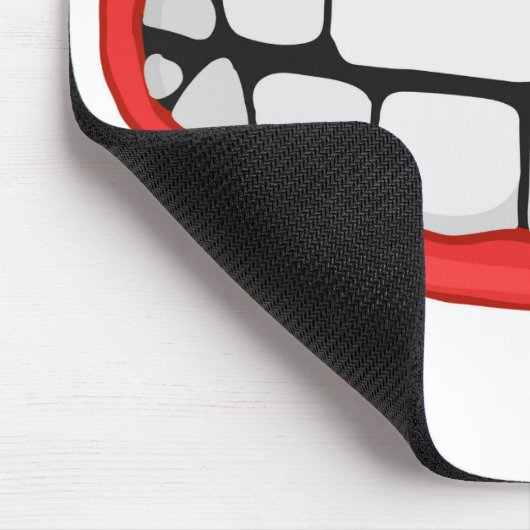 Große rote Lippen mit Zangen Mousepad (Ecke)