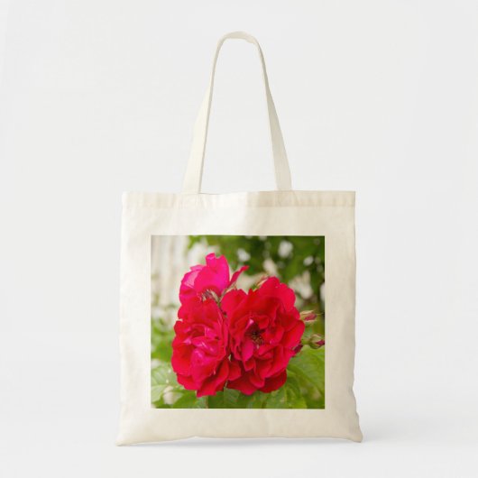 Große rote Rosen im Garten Tragetasche (Vorne)