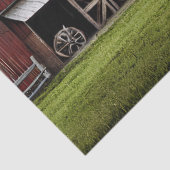 Große rote Scheune unter stürmischen Himmeln Seidenpapier (Detail)