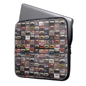 Große Sammlung von Audiokassetten Laptopschutzhülle (Vorderseite Links)