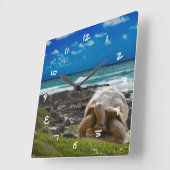 Große Schildkröte am Meer Quadratische Wanduhr (Winkel)