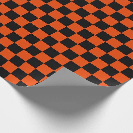 Große, schwarz-braune Karo Geschenkpapier (Ecke)