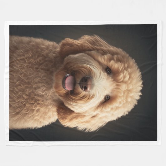 Große, schwarze Fleecedecke mit Goldendoodle (Vorderseite (Horizontal))