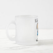 Große Schwester mit kleinen, finsteren T - Shirt u Mattglastasse (Links)