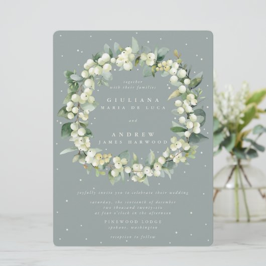 Große Seafoam Snowberry+Eucalyptus Wreath Wedding Einladung (Stehend Vorderseite)