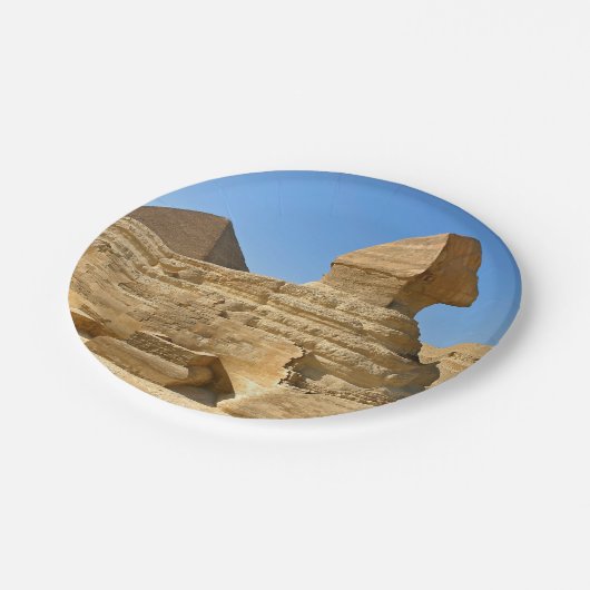 Große Sphinx aus Gizeh mit Ghafre-Pyramide - Ägypt Pappteller (Schrägansicht)