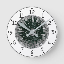 Große Stadt unter dem Mond schwarz-weiß Runde Wanduhr