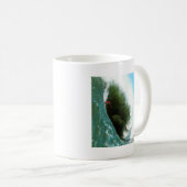Große steile surfende Welle Kaffeetasse (VorderseiteRechts)