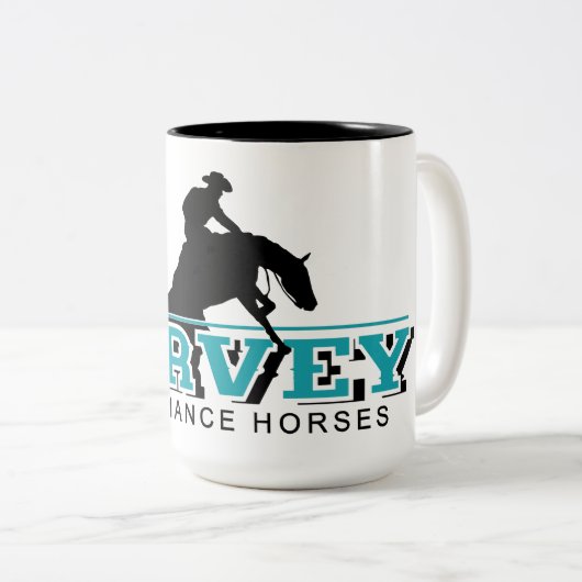 Große Tasse mit schwarzem Logo (VorderseiteRechts)