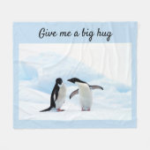 Große Umarmung Pinguin auf Eis-Foto mit Text Fleecedecke (Vorderseite (Horizontal))